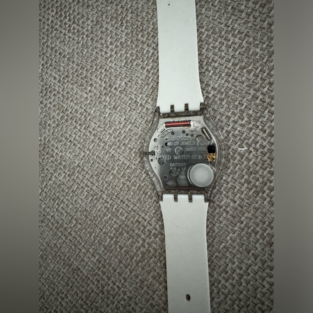 Stylish White Watch - Picture 4 of 8